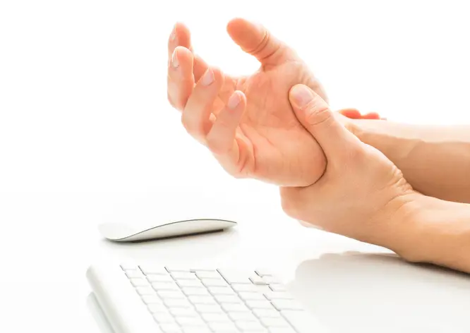 Dr. Cohen Sheds Light on Carpal Tunnel Syndrome